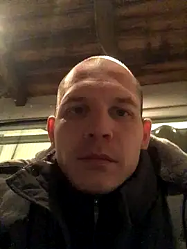 Snapshot of Spielzeugtwink chatting on 11-28-25, 10:34 Spielzeugtwink online show from 11-28-25, 10:34