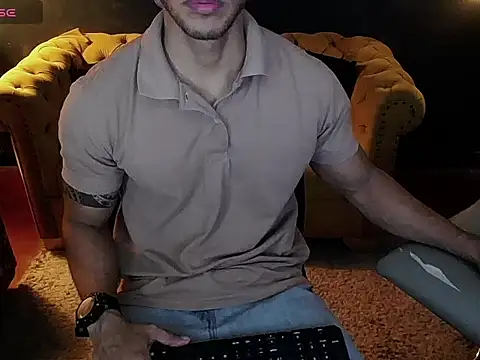 Snapshot of tayler_luke chatting on 12-05-25, 01:14 tayler luke online show from 12-05-25, 01:14