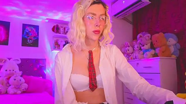 Snapshot of MadamBarbiee chatting on 11-26-25, 11:50 MadamBarbiee online show from 11-26-25, 11:50