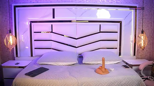 luciana agudelo online show from 12-18-25, 07:53