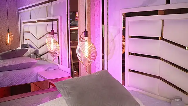 luciana agudelo online show from 04-26-26, 07:33