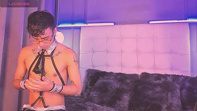 Snapshot of Smile_KAI_16 chatting on 11-26-25, 05:19 Smile KAI 16 online show from 11-26-25, 05:19