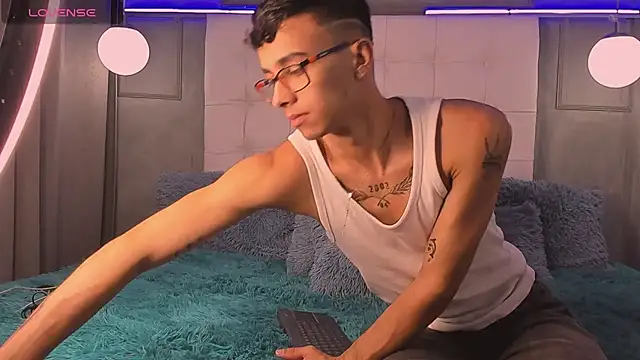 Snapshot of Smile_KAI_16 chatting on 11-28-25, 05:10 Smile KAI 16 online show from 11-28-25, 05:10