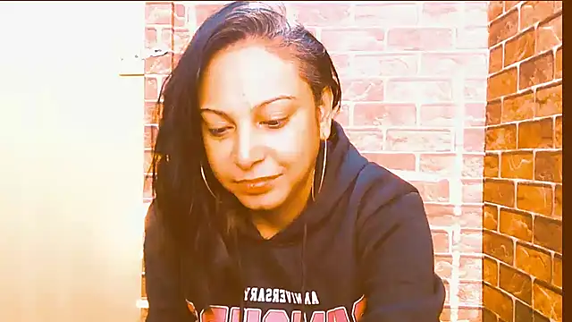 Snapshot of indian_spice_girl chatting on 06-11-26, 06:22 indian spice girl online show from 06-11-26, 06:22