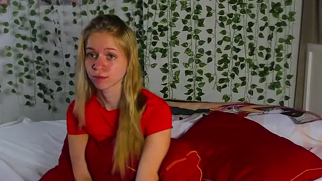 Snapshot of Cute_Beautiful_Princess chatting on 11-28-25, 10:45 Cute Beautiful Princess online show from 11-28-25, 10:45