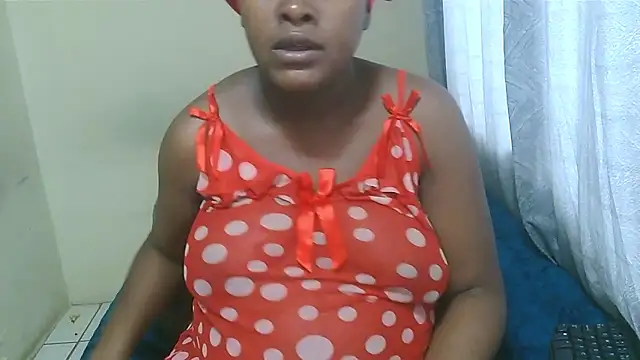 Snapshot of PregiiCaramellxx chatting on 01-18-26, 08:07 PregiiCaramellxx online show from 01-18-26, 08:07