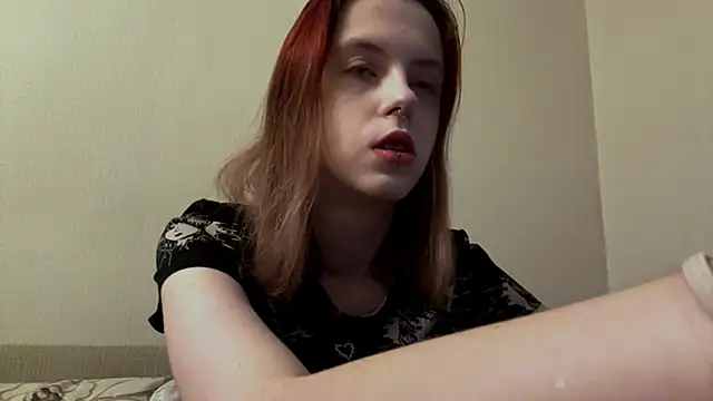 Snapshot of LulyClouds chatting on 12-01-25, 01:16 LulyClouds online show from 12-01-25, 01:16