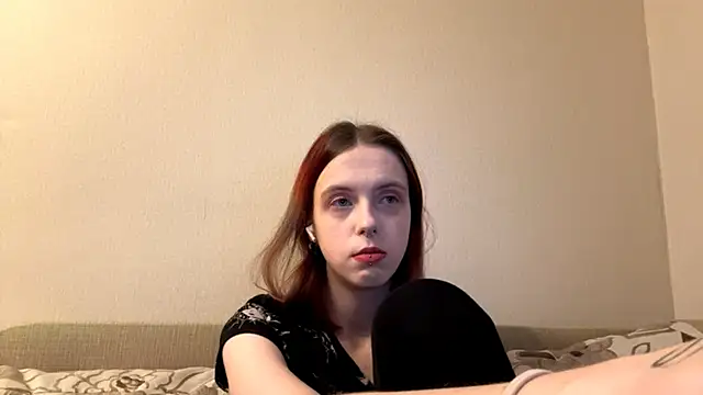 Snapshot of LulyClouds chatting on 12-03-25, 01:53 LulyClouds online show from 12-03-25, 01:53