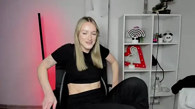 EvelynBlond online show from 03-02-26, 07:21