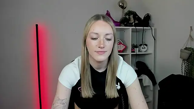 EvelynBlond online show from 04-01-26, 01:41