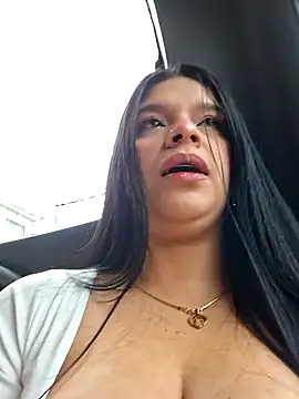 Snapshot of Layla-daring chatting on 11-29-25, 07:06 Layla-daring online show from 11-29-25, 07:06