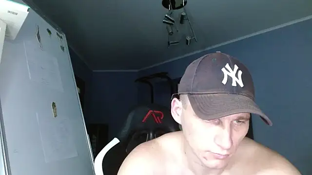 Snapshot of Poliglotjoe1 chatting on 11-24-25, 01:33 Poliglotjoe1 online show from 11-24-25, 01:33