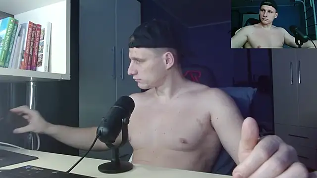 Snapshot of Poliglotjoe1 chatting on 12-04-25, 10:02 Poliglotjoe1 online show from 12-04-25, 10:02