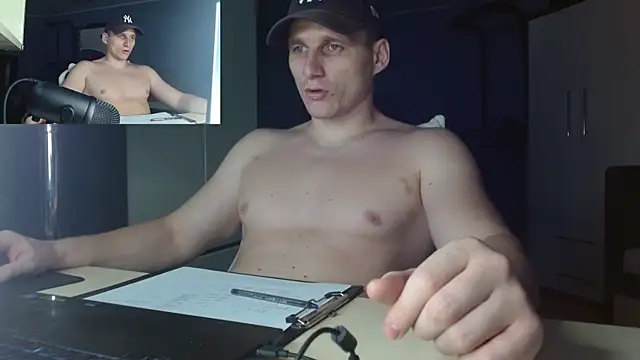 Snapshot of Poliglotjoe1 chatting on 12-13-25, 09:09 Poliglotjoe1 online show from 12-13-25, 09:09