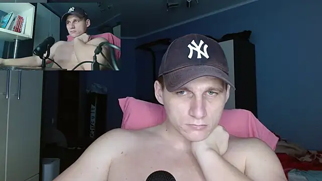 Poliglotjoe1 online show from 12-22-25, 09:06