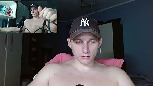 Poliglotjoe1 online show from 12-22-25, 09:12