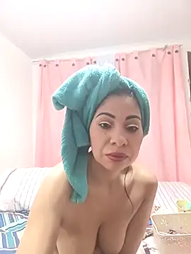 Snapshot of sarasol22 chatting on 11-22-25, 08:19 sarasol22 online show from 11-22-25, 08:19