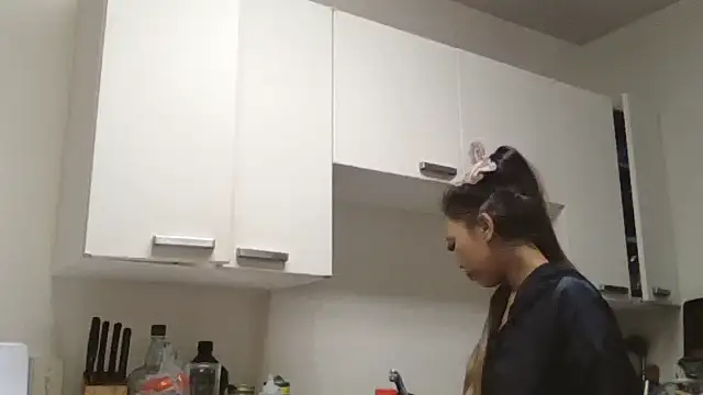 cryptokimgirl online show from 03-10-26, 08:41