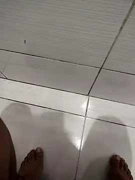 Kfrtui1 online show from 11-20-25, 06:24