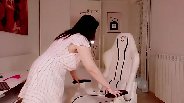 FlirtyFox  online show from 02-01-26, 12:59