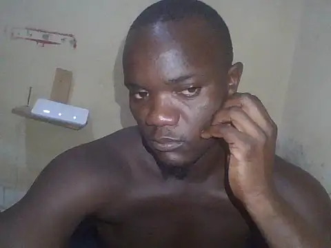 Snapshot of UsTwo_ chatting on 12-02-25, 09:32 UsTwo online show from 12-02-25, 09:32