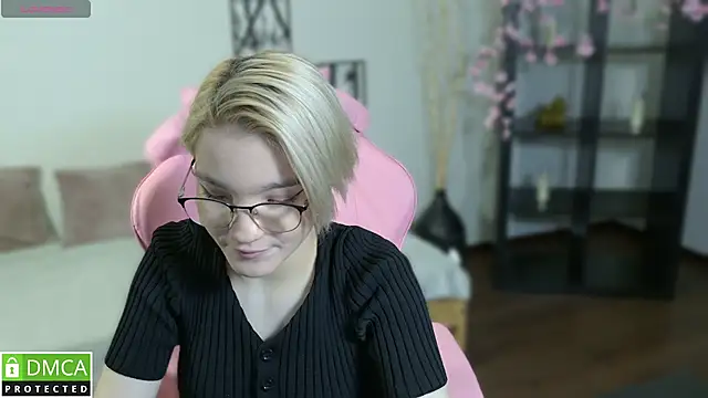 Snapshot of Megan_Lora chatting on 12-01-25, 08:19 Megan Lora online show from 12-01-25, 08:19