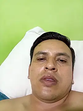 Snapshot of art-e9-2 chatting on 12-13-25, 07:53 art-e9-2 online show from 12-13-25, 07:53