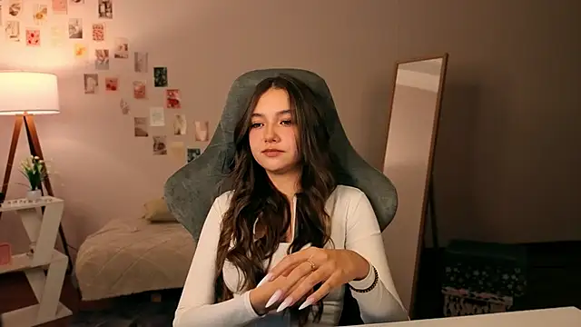 Snapshot of Vexorine chatting on 11-22-25, 07:35 Vexorine online show from 11-22-25, 07:35