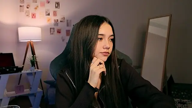 Snapshot of Vexorine chatting on 11-28-25, 07:16 Vexorine online show from 11-28-25, 07:16