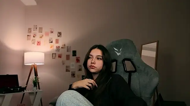 Snapshot of Vexorine chatting on 11-30-25, 07:51 Vexorine online show from 11-30-25, 07:51