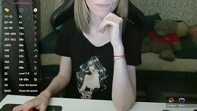 Snapshot of __Katherine___ chatting on 11-25-25, 03:34 Katherine online show from 11-25-25, 03:34