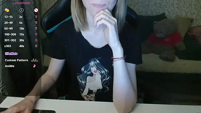 Snapshot of __Katherine___ chatting on 11-26-25, 02:40 Katherine online show from 11-26-25, 02:40