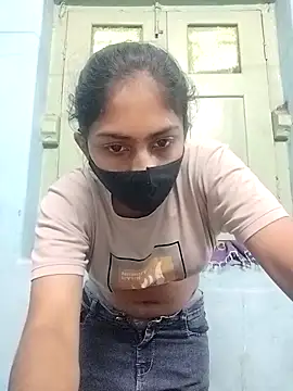 Miss tinaaa online show from 12-22-25, 10:45