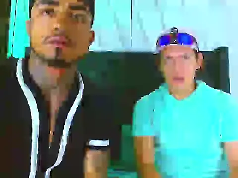 Snapshot of Hot_Latino_x chatting on 11-24-25, 01:00 Hot Latino x online show from 11-24-25, 01:00