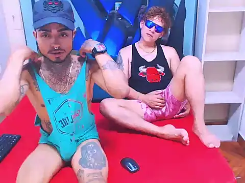 Snapshot of Hot_Latino_x chatting on 12-14-25, 08:02 Hot Latino x online show from 12-14-25, 08:02