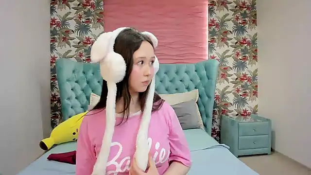 Snapshot of MonicaSway chatting on 11-27-25, 03:47 MonicaSway online show from 11-27-25, 03:47