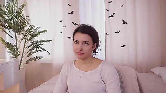 Snapshot of DovieMascall chatting on 11-21-25, 07:18 DovieMascall online show from 11-21-25, 07:18