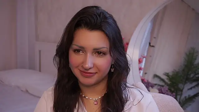 Snapshot of DovieMascall chatting on 11-24-25, 07:41 DovieMascall online show from 11-24-25, 07:41