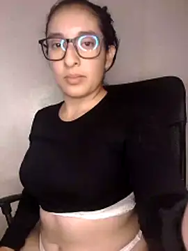 kira-stormm online show from 06-11-26, 02:53