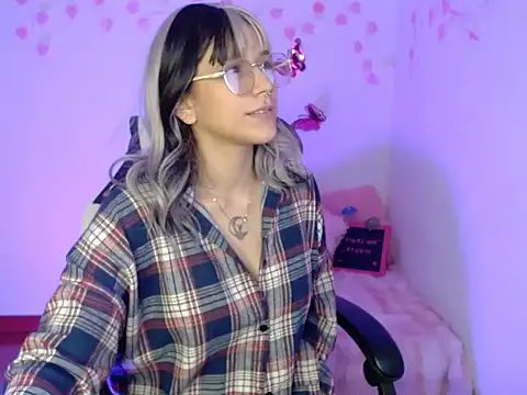 Snapshot of venus_222 chatting on 12-04-25, 03:38 venus 222 online show from 12-04-25, 03:38