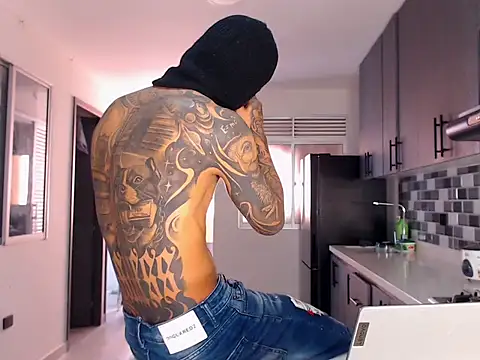 Snapshot of master_Tripa chatting on 12-04-25, 01:53 master Tripa online show from 12-04-25, 01:53