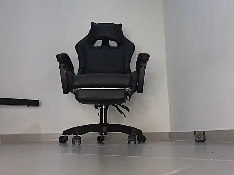 Snapshot of master_Tripa chatting on 12-17-25, 05:08 master Tripa online show from 12-17-25, 05:08