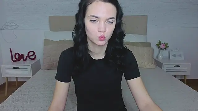 Snapshot of Camila_777_ chatting on 11-25-25, 10:54 Camila 777 online show from 11-25-25, 10:54