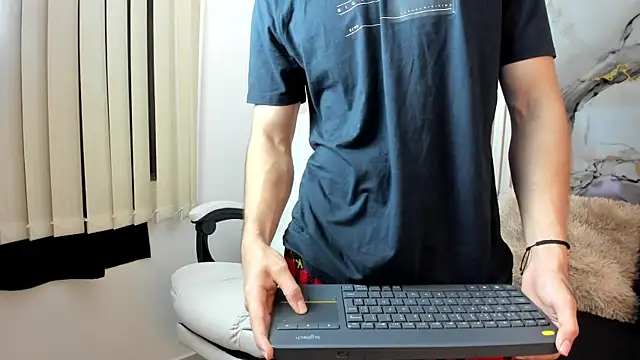 eren jeager online show from 02-13-26, 01:34