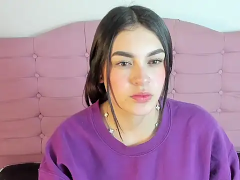 Snapshot of kylie1_ls chatting on 11-27-25, 01:18 kylie1 ls online show from 11-27-25, 01:18