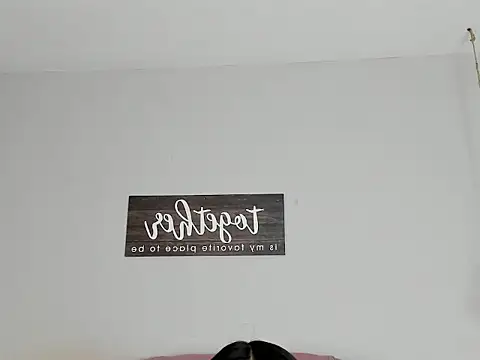 Snapshot of kylie1_ls chatting on 11-28-25, 01:19 kylie1 ls online show from 11-28-25, 01:19