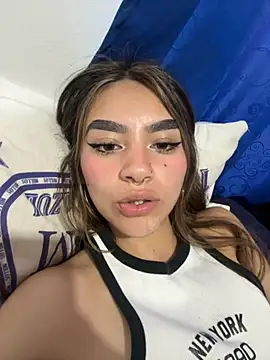 Yunaraa online show from 11-27-25, 08:11