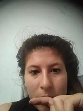 Snapshot of AnaMaria-12 chatting on 12-13-25, 09:42 AnaMaria-12 online show from 12-13-25, 09:42