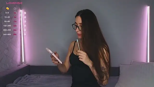 KikkyMi online show from 11-24-25, 08:19