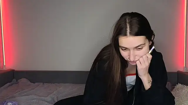 KikkyMi online show from 12-13-25, 07:53